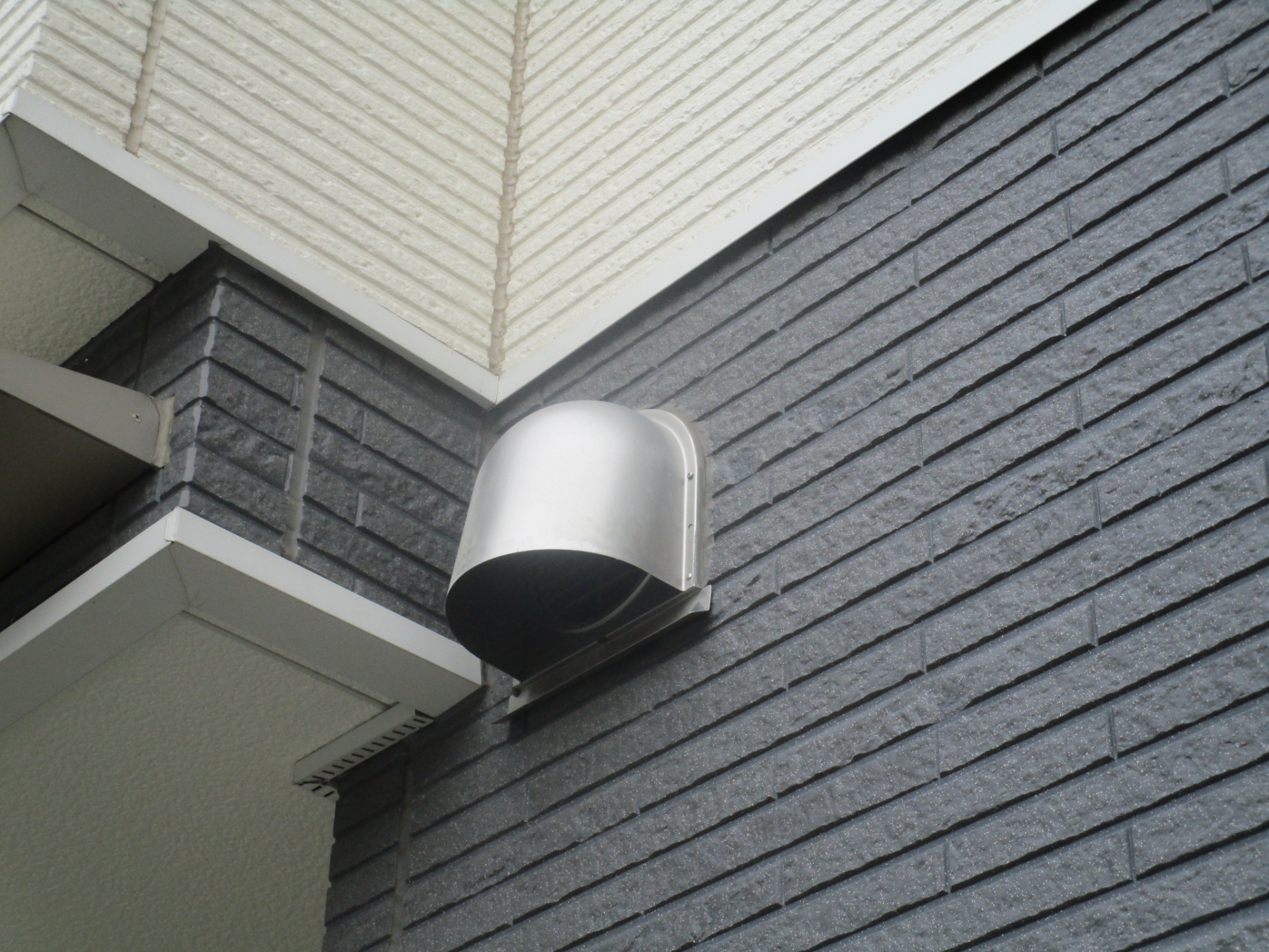 外壁換気口交換